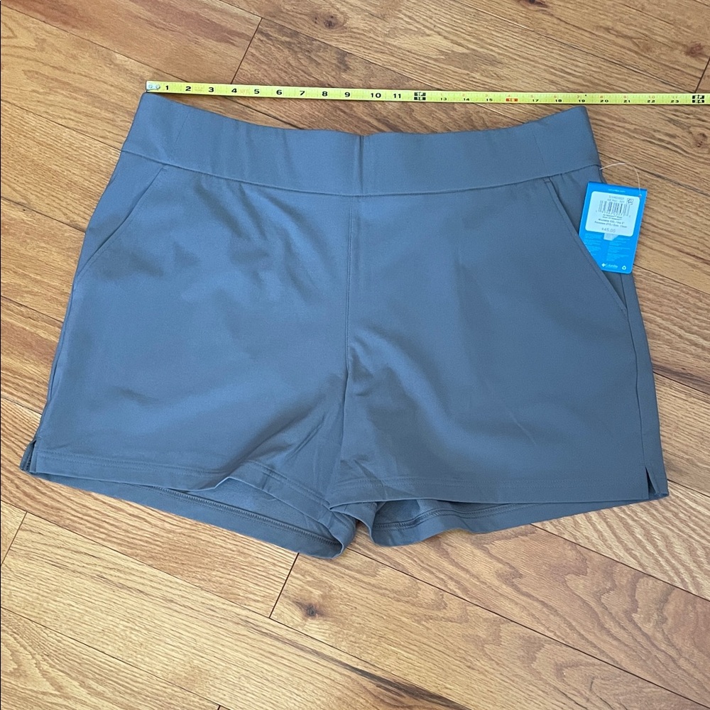 Gray Columbia Women's Shorts Sz xxl Omni shade martial